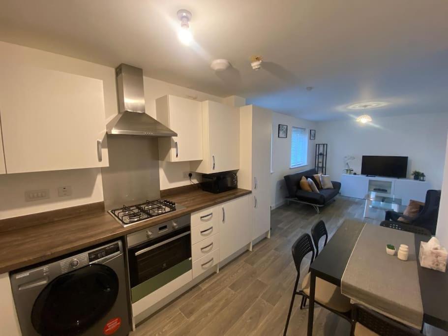 2 Bedroom Private Spacious Apartment In West Midlands Birmingham Buitenkant foto